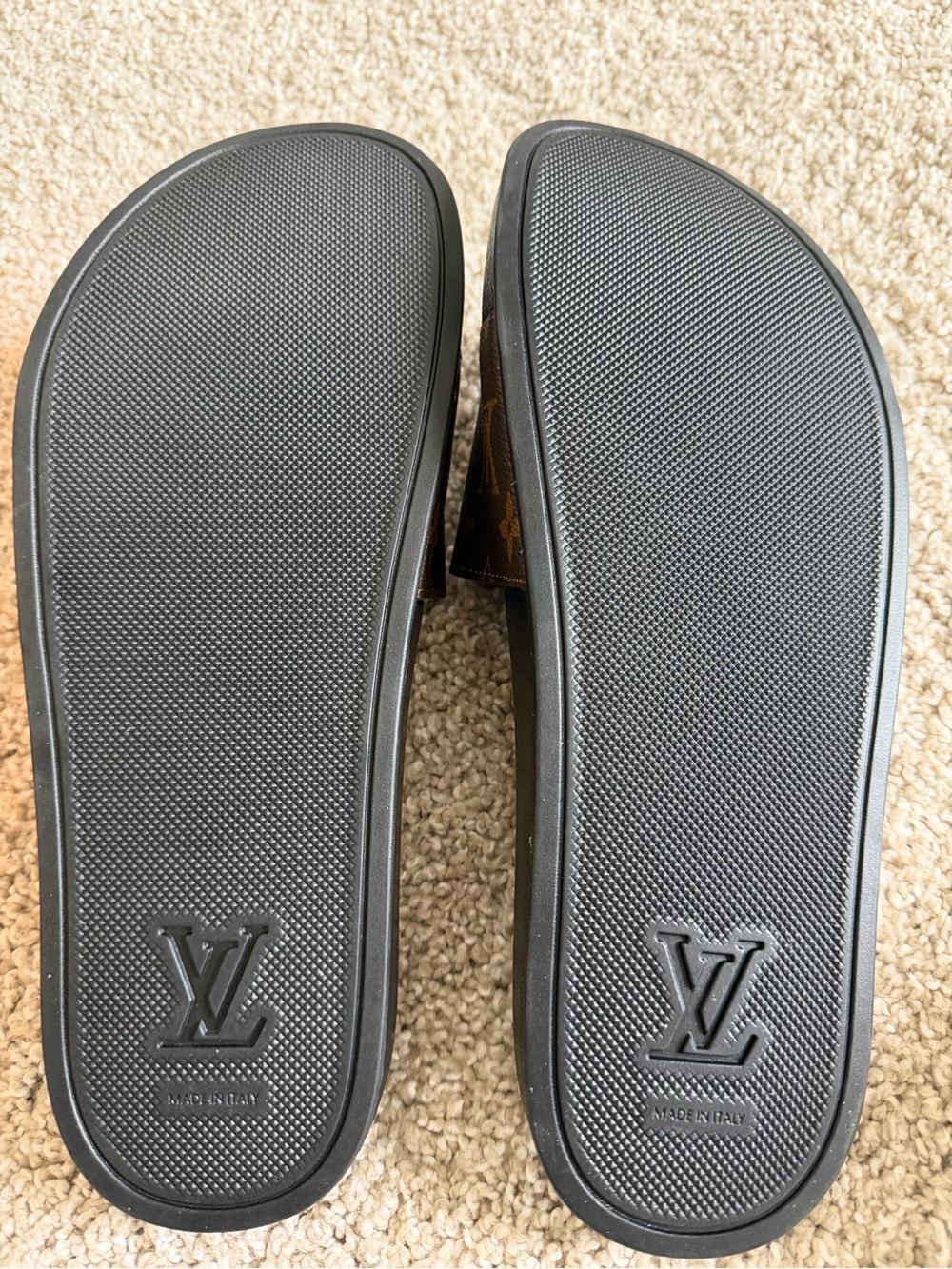 Louis Vuitton Slides - Picture 3 of 4